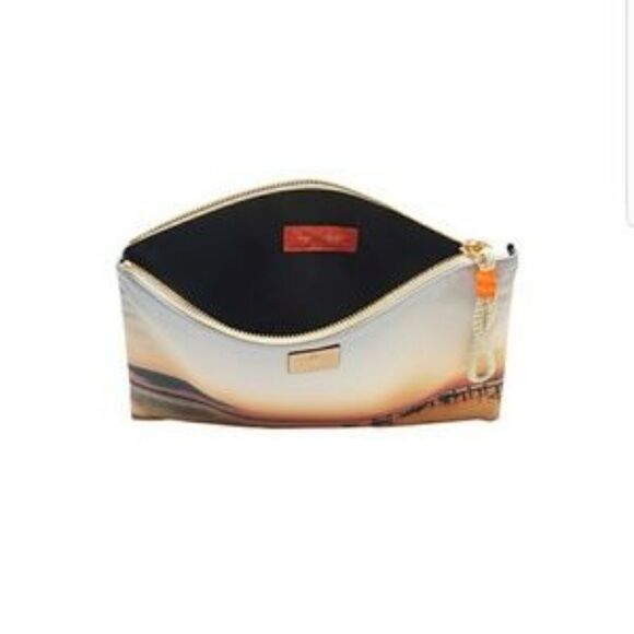 India Hicks Insta Pouch - The Dock - Picture 2 of 8